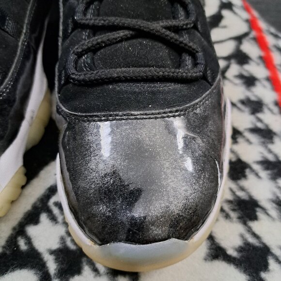 Athletic_Shoes